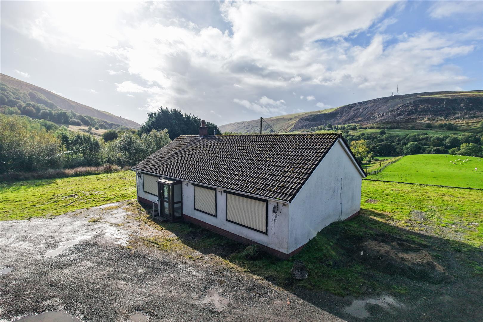 Farm View, Tysswg Lane, Tredegar NP22 5BJ